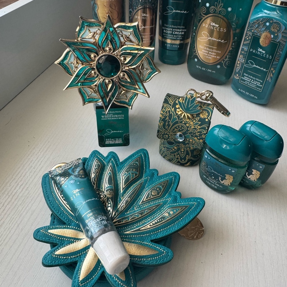 Decorative Teal and Gold Home Accent Set